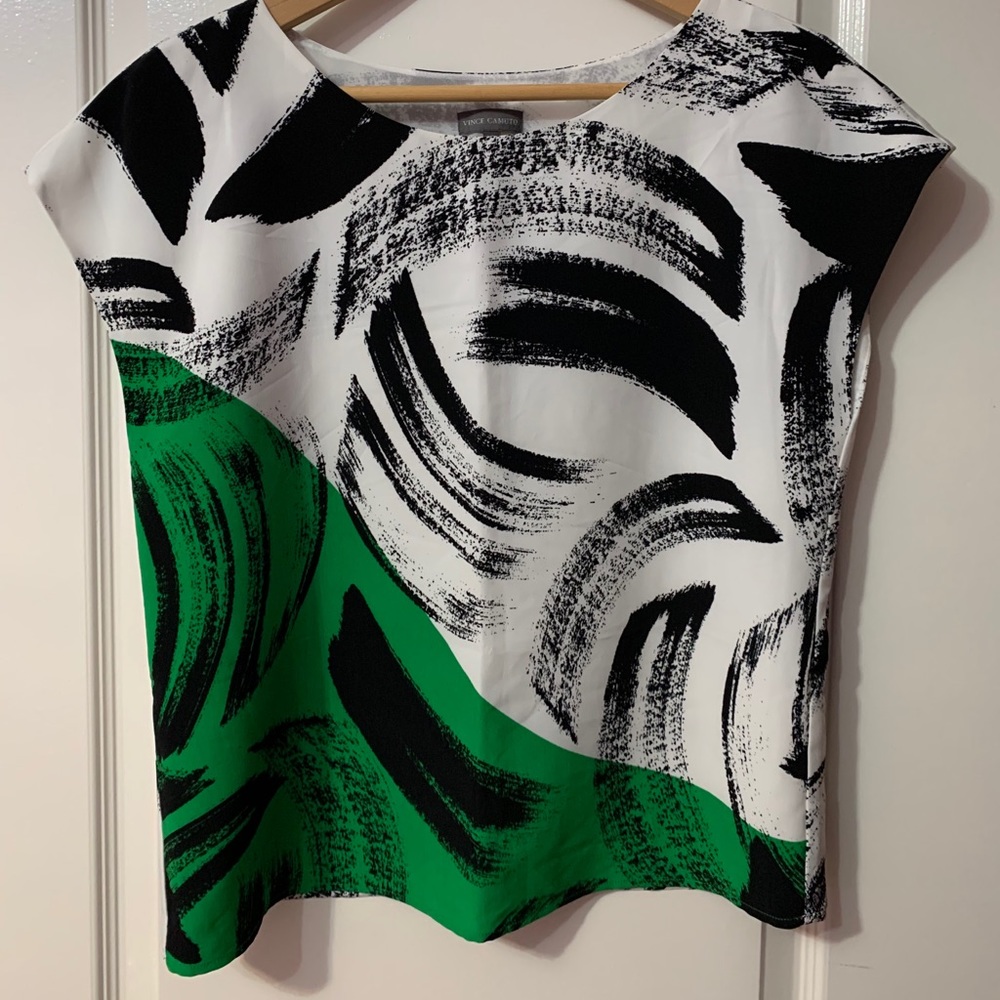 BOGO 🚨 Vince Camuto Top